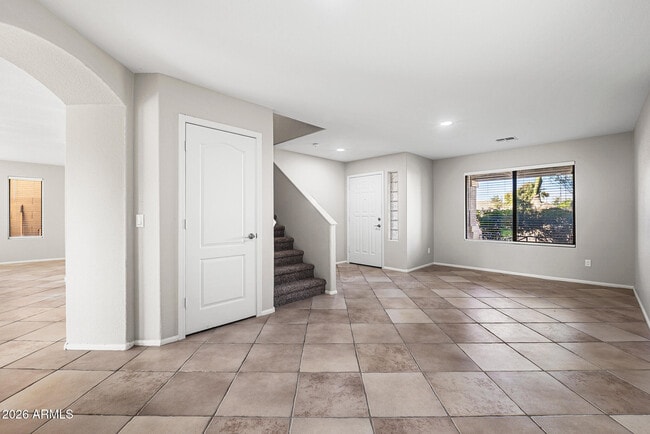 Building Photo - 7911 S 47th Ln