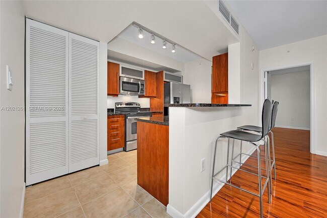 Building Photo - 7350 SW 89th St