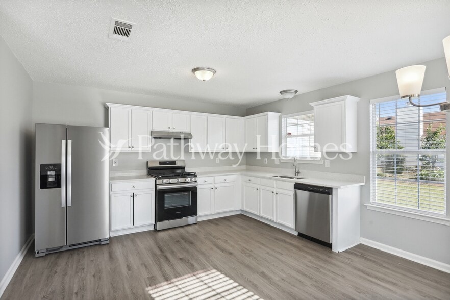 Building Photo - 449 Eagles Nest Way