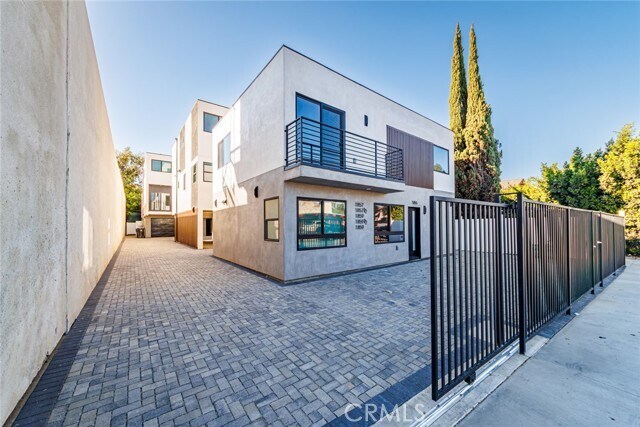 Building Photo - 1859 1/2 S Crenshaw Blvd