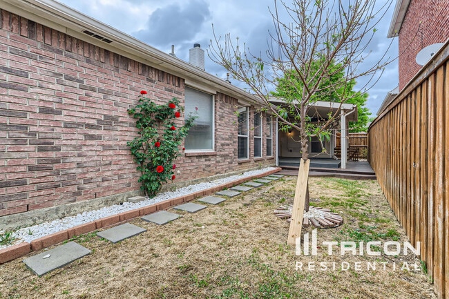 Building Photo - 1705 Alpine Dr