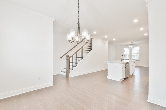 Building Photo - 6528 Beacon Dr