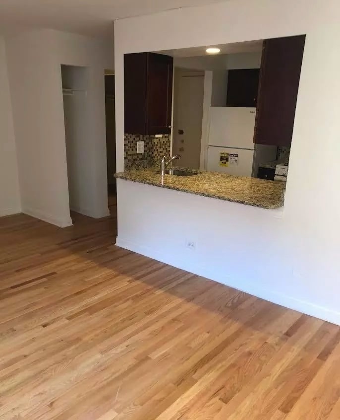 Building Photo - 3710 N Pine Grove Ave