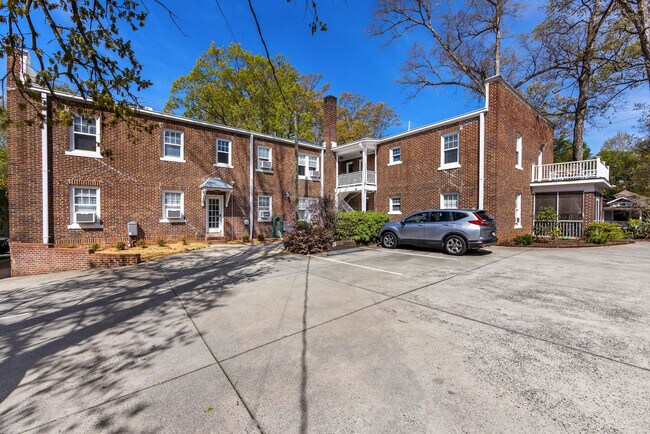 Building Photo - 800 Magnolia Ave