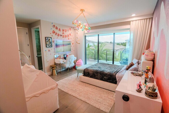 Building Photo - 8305 Fishhawk Falls Ct