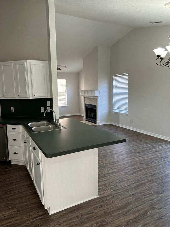 Building Photo - 1474 N Caddo Ave