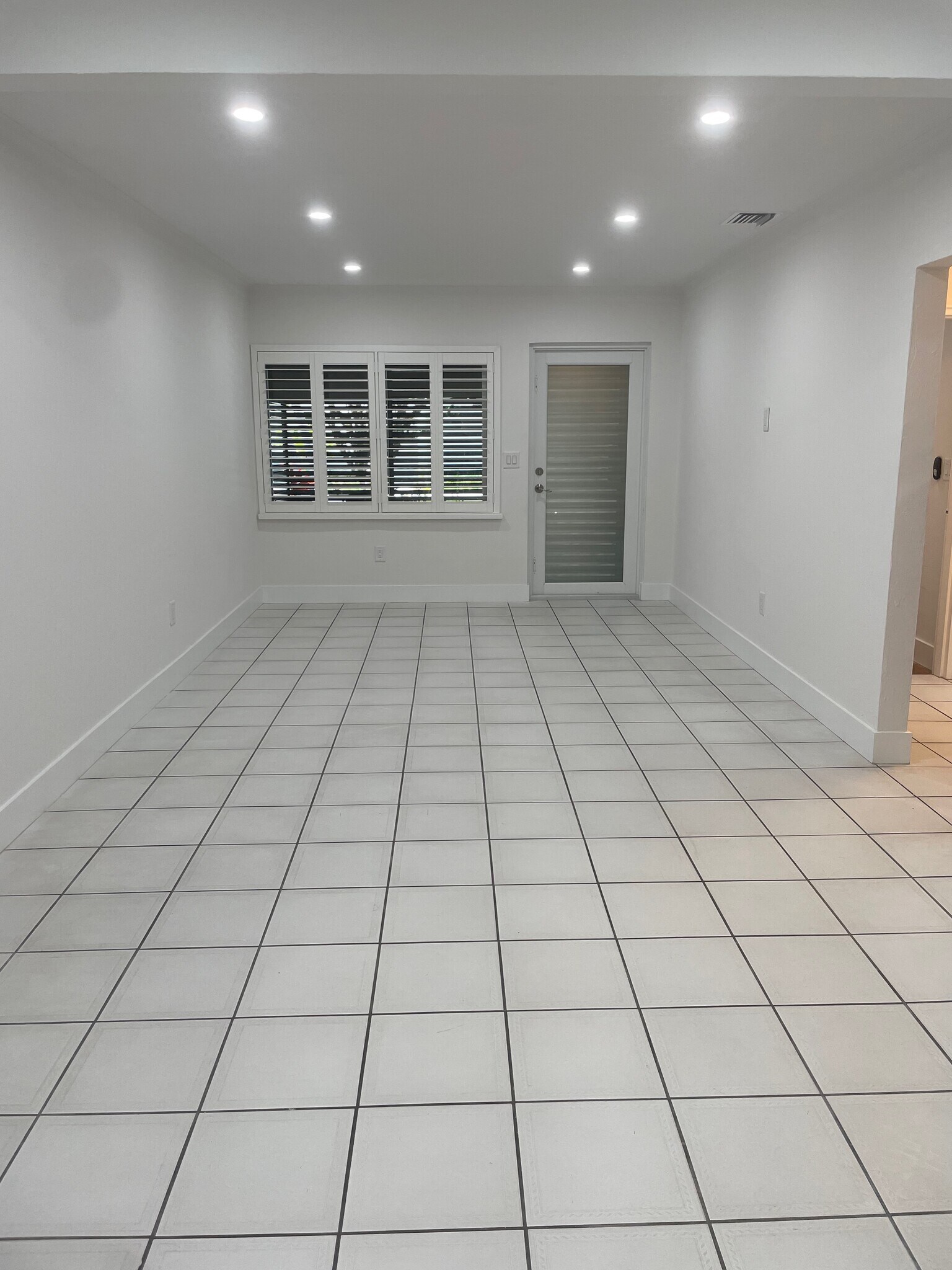 Building Photo - 2510 SW 27th St