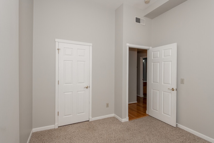 Building Photo - 2126 Fulton Ave