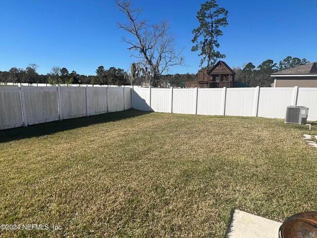 Building Photo - 2518 Beachview Dr