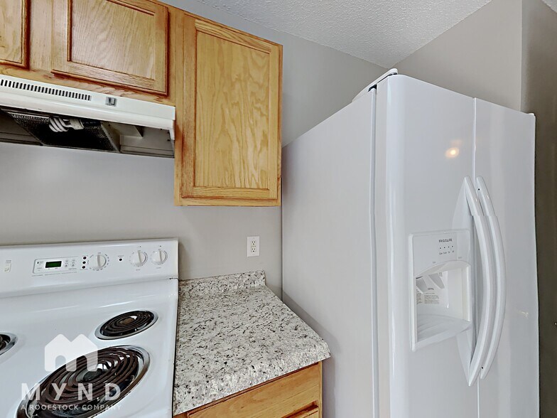 Building Photo - 10717 Glenluce Ave
