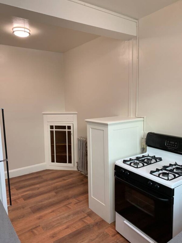 Building Photo - 1732 6th Ave