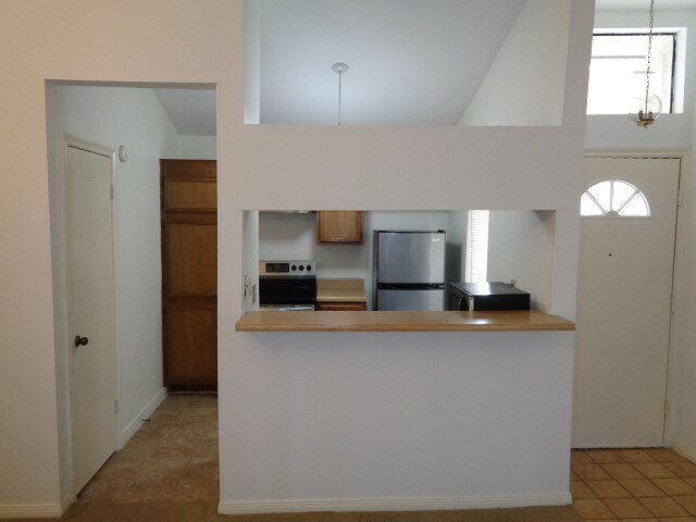 Building Photo - 3500 Tangle Brush Dr