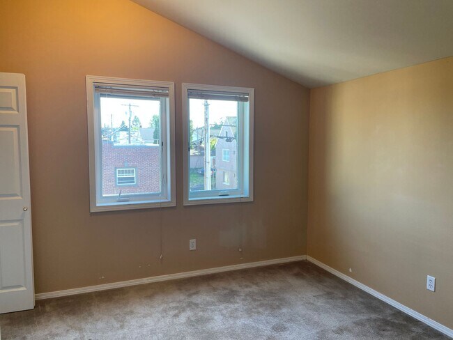 Building Photo - 3117030