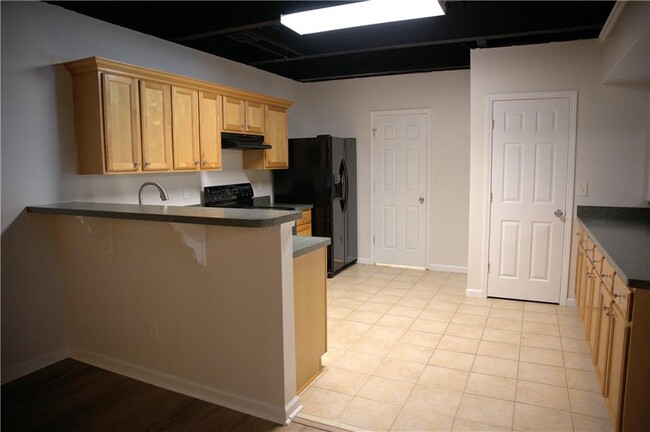 Building Photo - 3830 Mathis Airpark Rd Rd