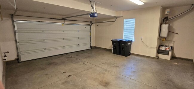 Building Photo - Beautifully maintained 2-bedroom, 2.5-bath with Loft • 1,504 sqft & 2-car garage.