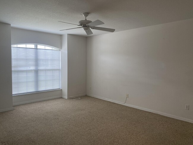 Building Photo - 5491 NW Dabney Ct