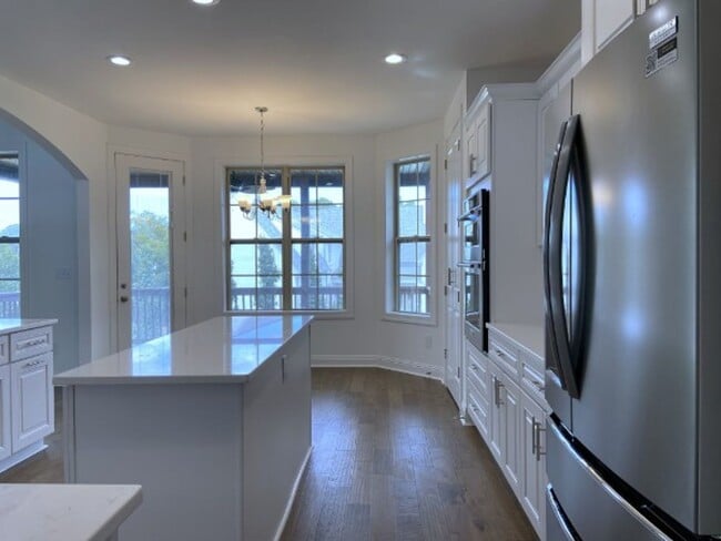 Building Photo - Newer Custom Brick Home in Lebanon