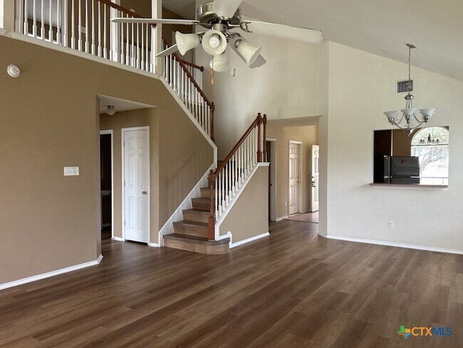 Building Photo - 4402 Golden Gate Dr