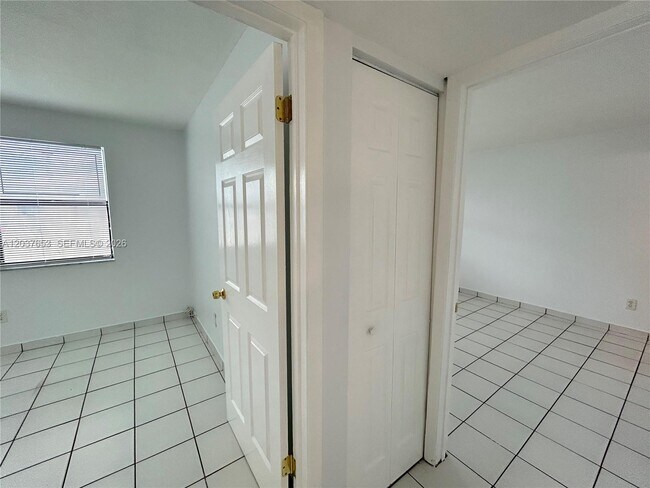 Building Photo - 15332 SW 72nd St