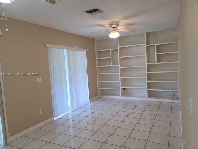 Building Photo - 4311 SE Geneva Dr