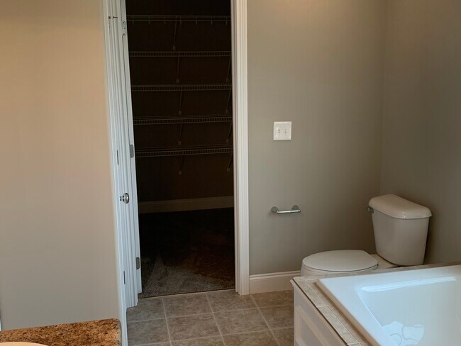 Building Photo - 3414 Pond Run Way