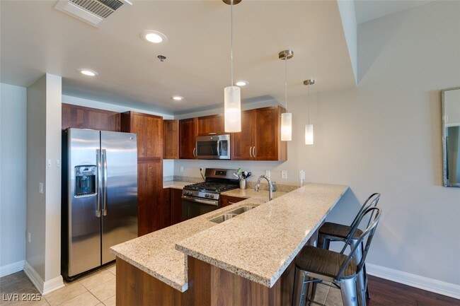 Building Photo - 150 S Las Vegas Blvd