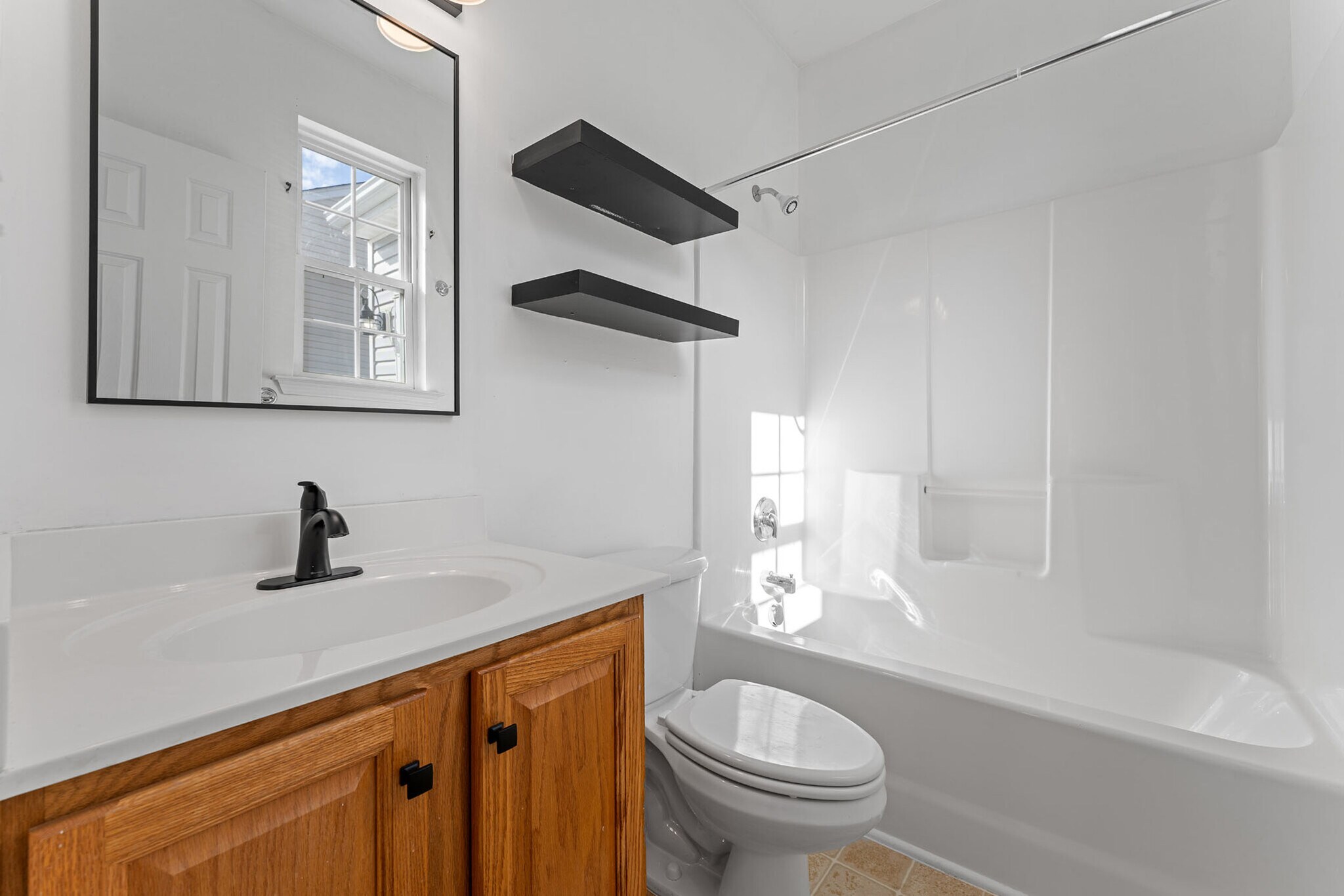 Building Photo - 4 Maravista Ave