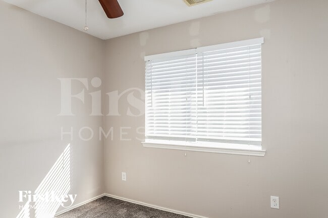 Building Photo - 2110 Nichole Woods Dr