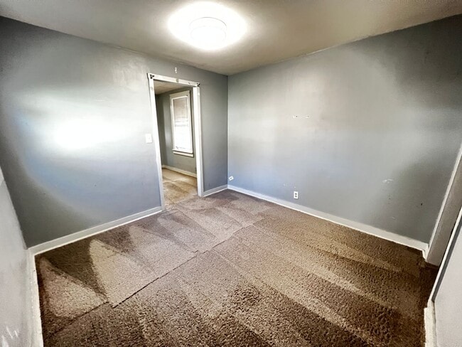 Building Photo - 309 S 33rd St