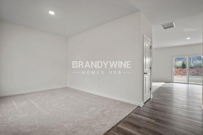 Building Photo - 546 Otway Lp