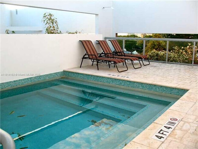 Building Photo - 2694 Inagua Ave