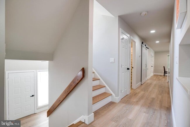 Building Photo - 5352 Sideburn Rd