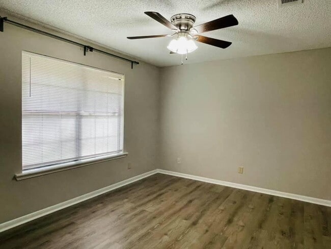 Building Photo - 1776 Juniper Lake Rd