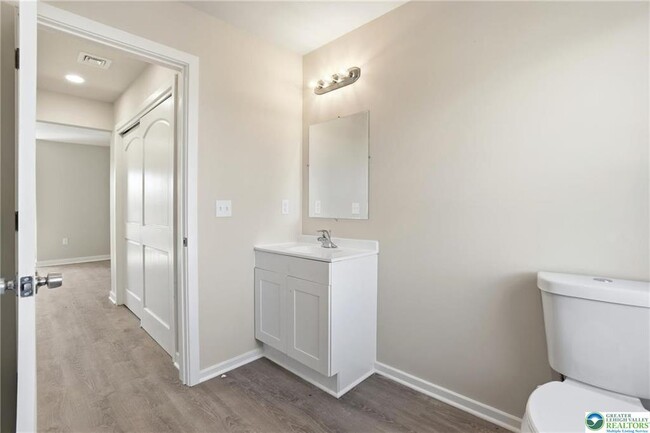 Building Photo - 1425 W Gordon St