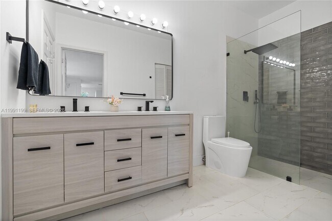 Building Photo - 1120 Canella Ln