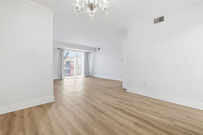 Building Photo - 382 Oak Trails Rd