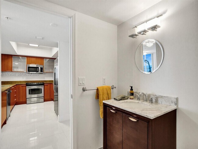 Building Photo - 16699 Collins Ave