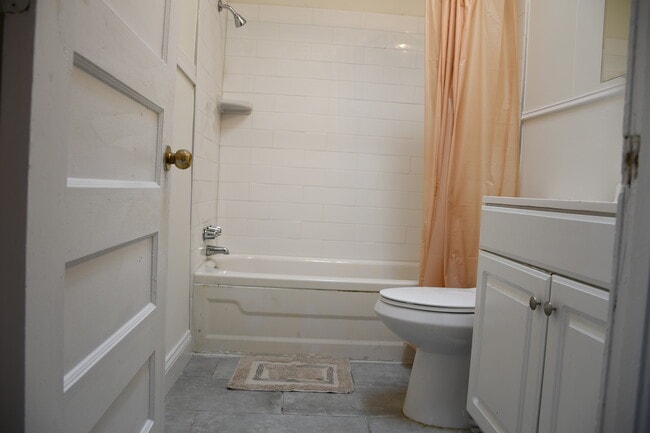 Building Photo - 1430 N 58th St