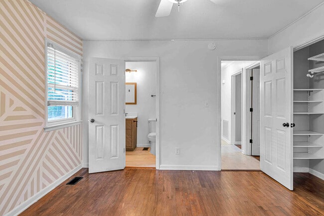 Building Photo - 203 Pineview Rd