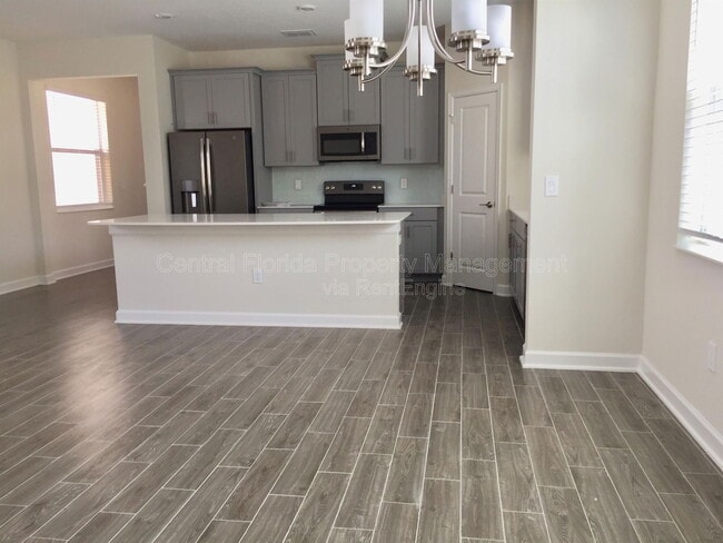 Building Photo - 12076 Theme Alley