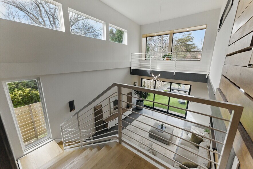 Building Photo - 1742 Ridgeway Ave NW