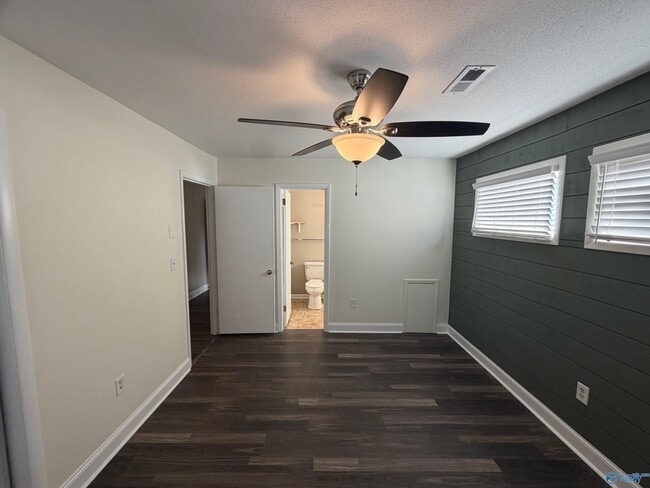 Building Photo - 1518 15th Ave SW