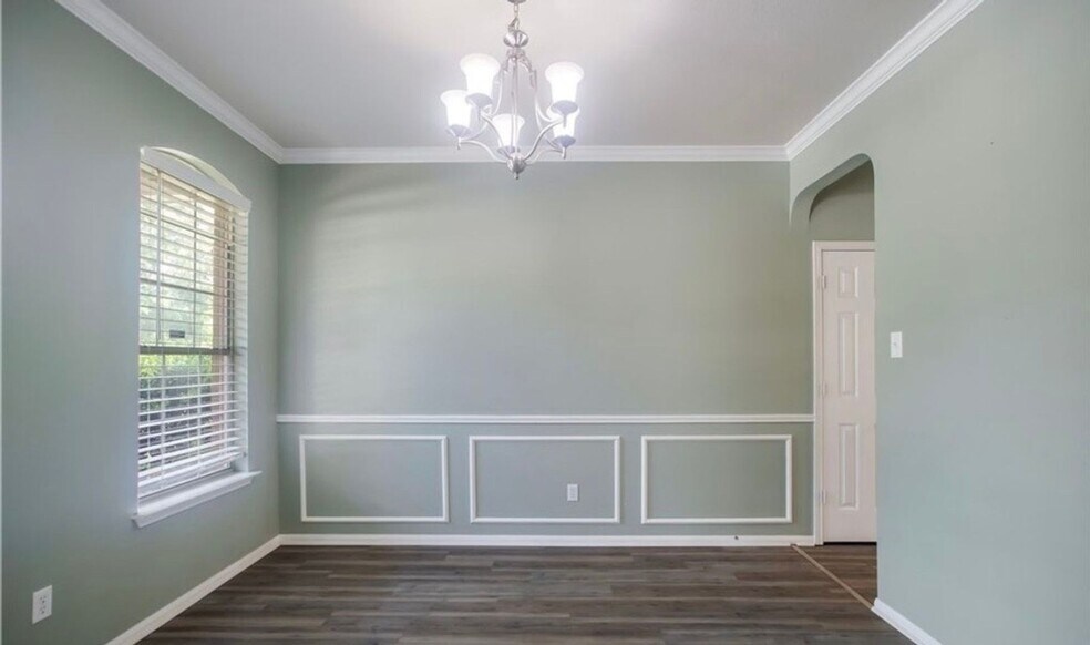 Building Photo - 308 Ponderosa Dr