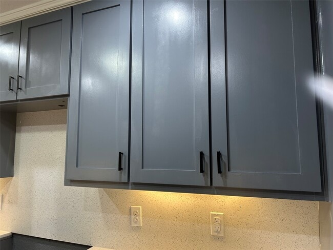 Building Photo - 2310 Townhall Ln