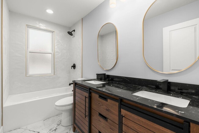 Building Photo - 5542 W 64th St