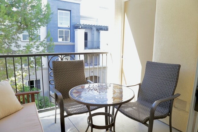 Building Photo - ONE BEDROOM CONDO WITH LUXURY AMENITIES