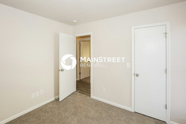 Building Photo - 3 Bedroom Pet-Friendly Home in Indian Trai...