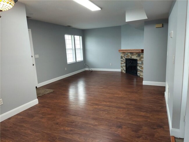Building Photo - 3322 Whispering Hills Dr