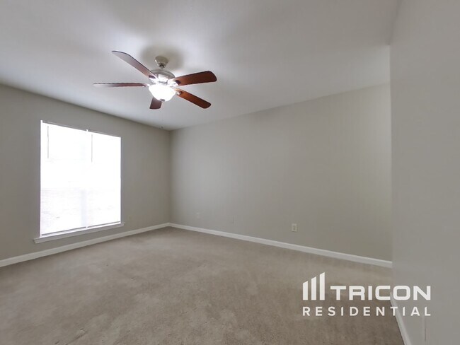 Building Photo - 510 Surveyor Walk