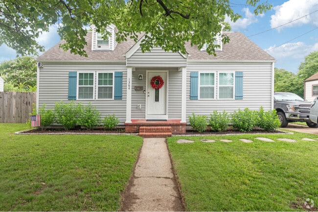 Building Photo - 1364 E Norcova Dr